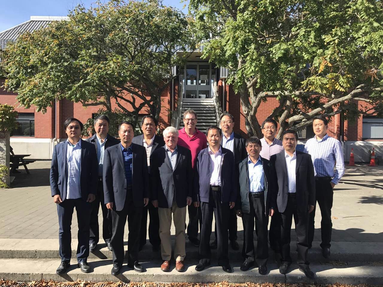 授课专家与全体人员合影.jpg